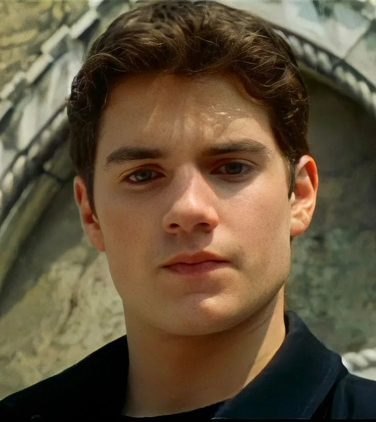 Henry Cavill Young 2